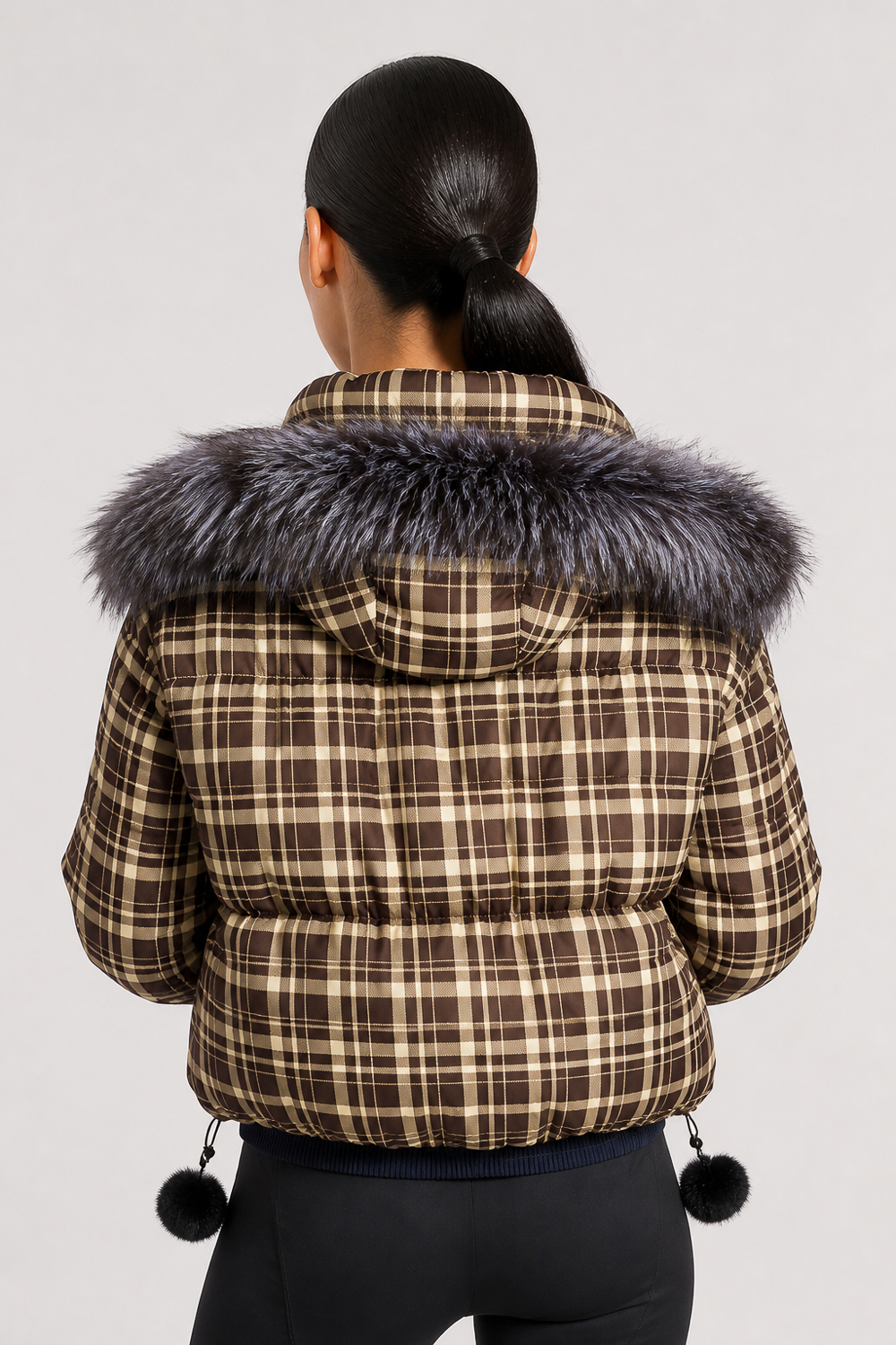 Късо яке каре качулка сребърна лисица 2 заешки помпон