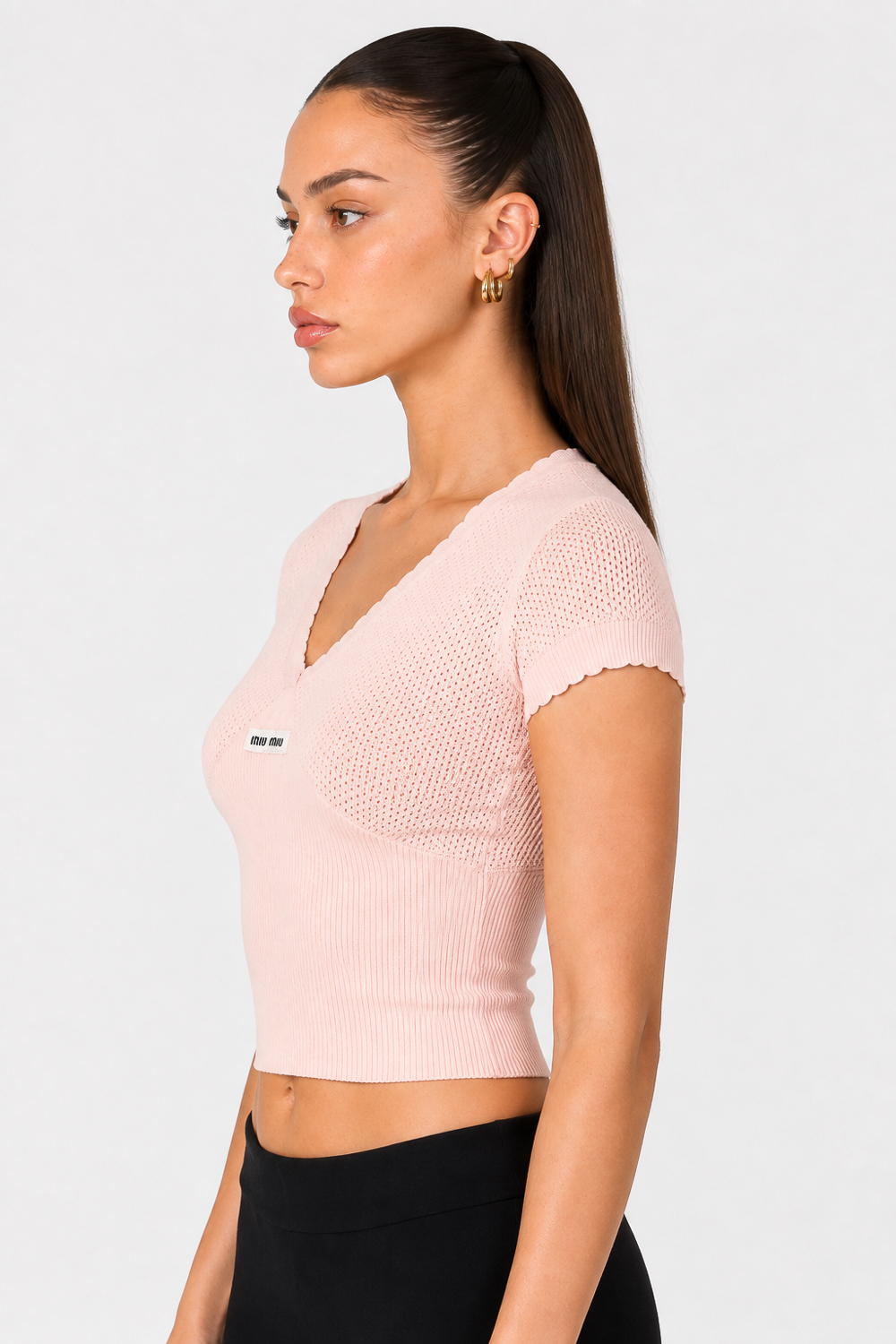 Блуза с къс ръкав и V деколте