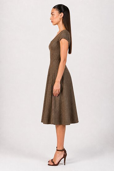 Рокля с къс ръкав